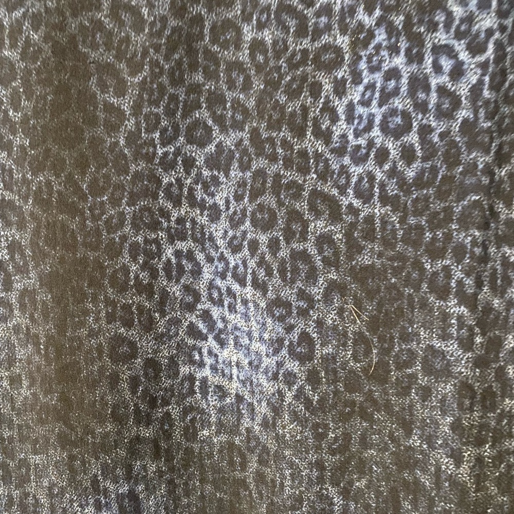 Scrub Top - Picture 2 of 3